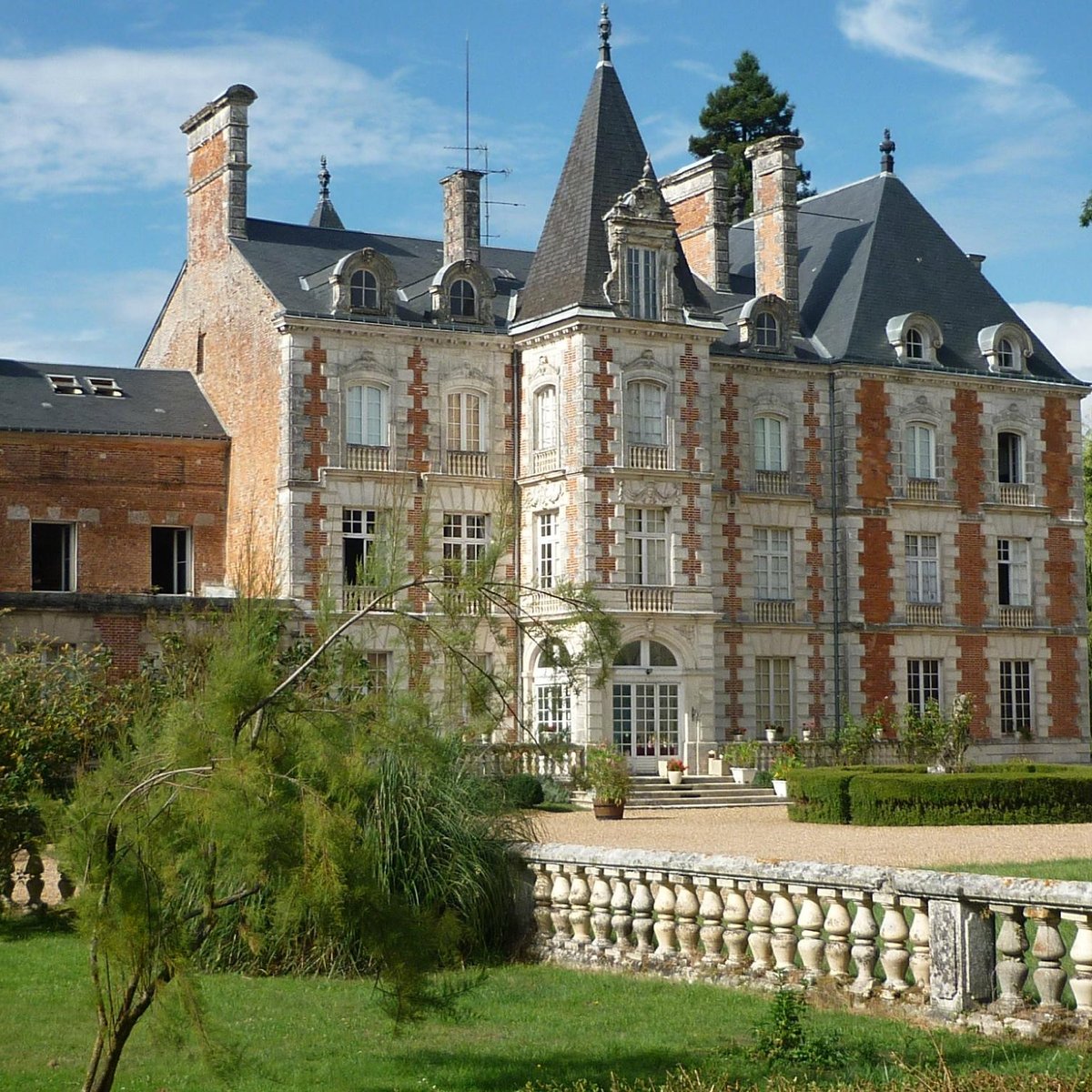 Le Chateau des Enigmes (Freteval) - All You Need to Know BEFORE You Go