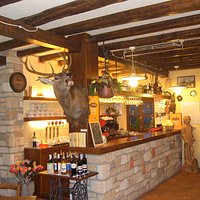 L'osteria Ongjarut è nata nel febbraio 2002 a Sedilis da un'idea di Maria Pia e Diego Biasizzo,