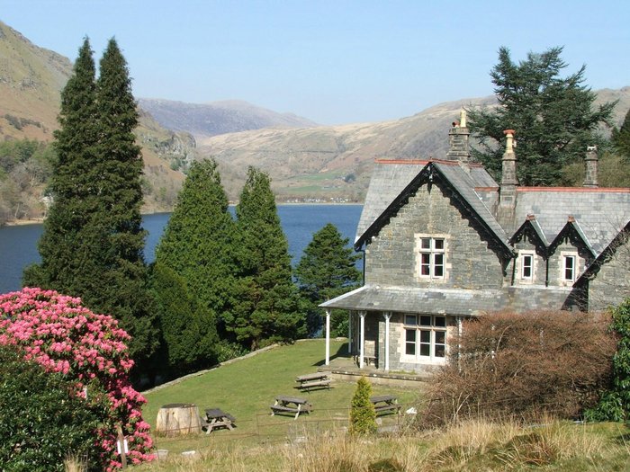 YHA Snowdon Bryn Gwynant Restaurant: Pictures & Reviews - Tripadvisor