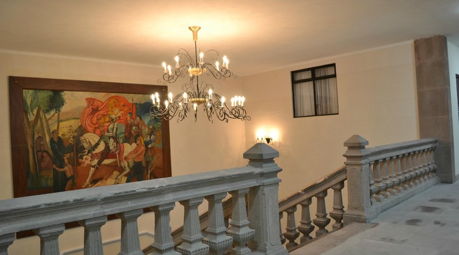 Escaleras principales