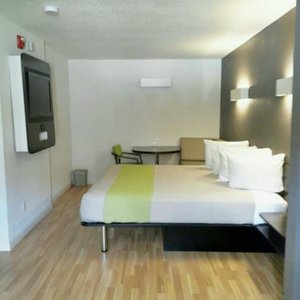 Studio 6 San Antonio - Airport, hotel in San Antonio