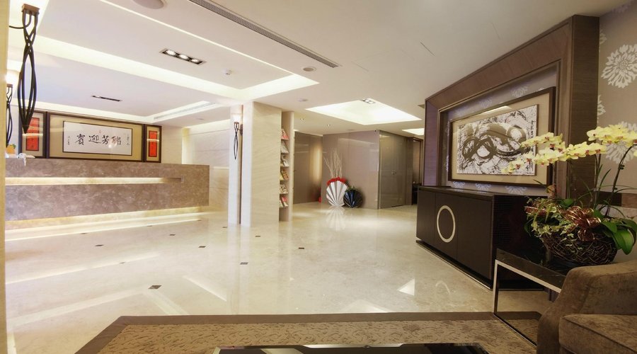 The lobby of Metro Hotel