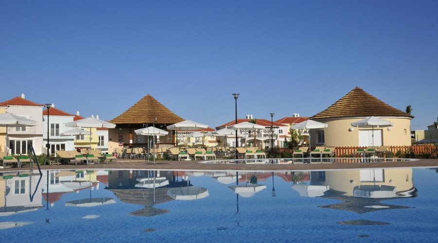 Pool Bar
