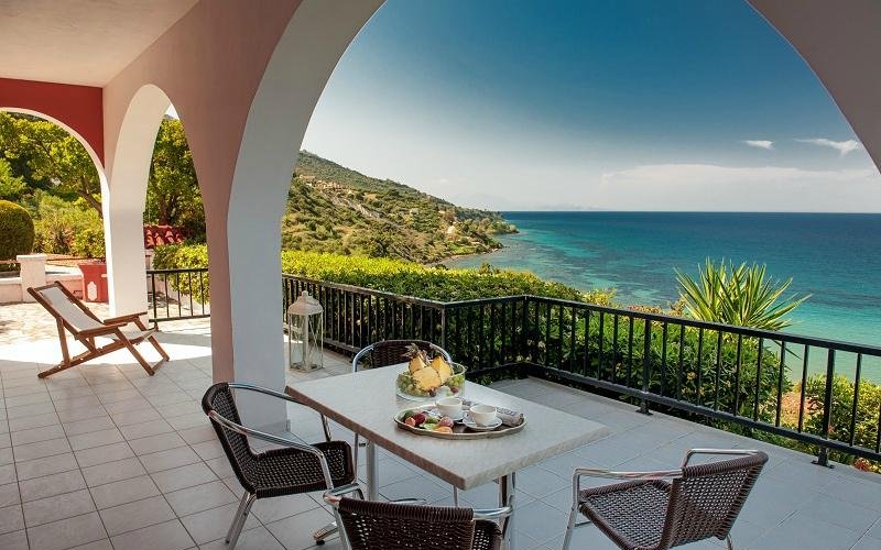 BALCONY/OCEAN VIEW