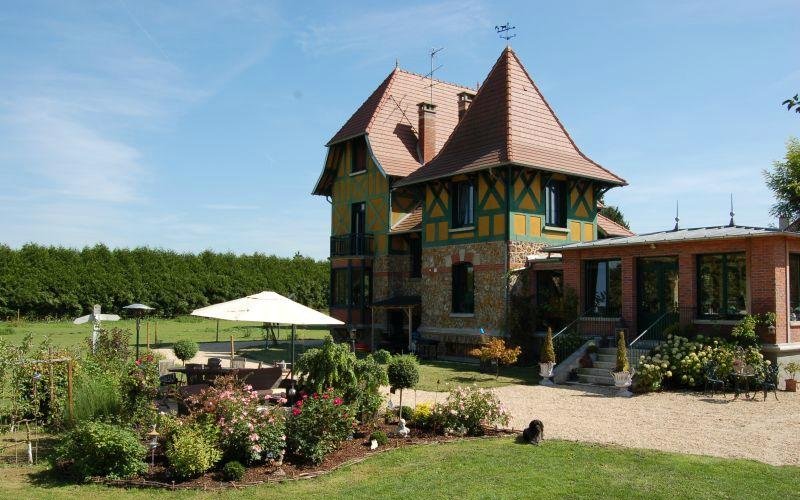 LA MAISON VUE DE L'ARRIERE
