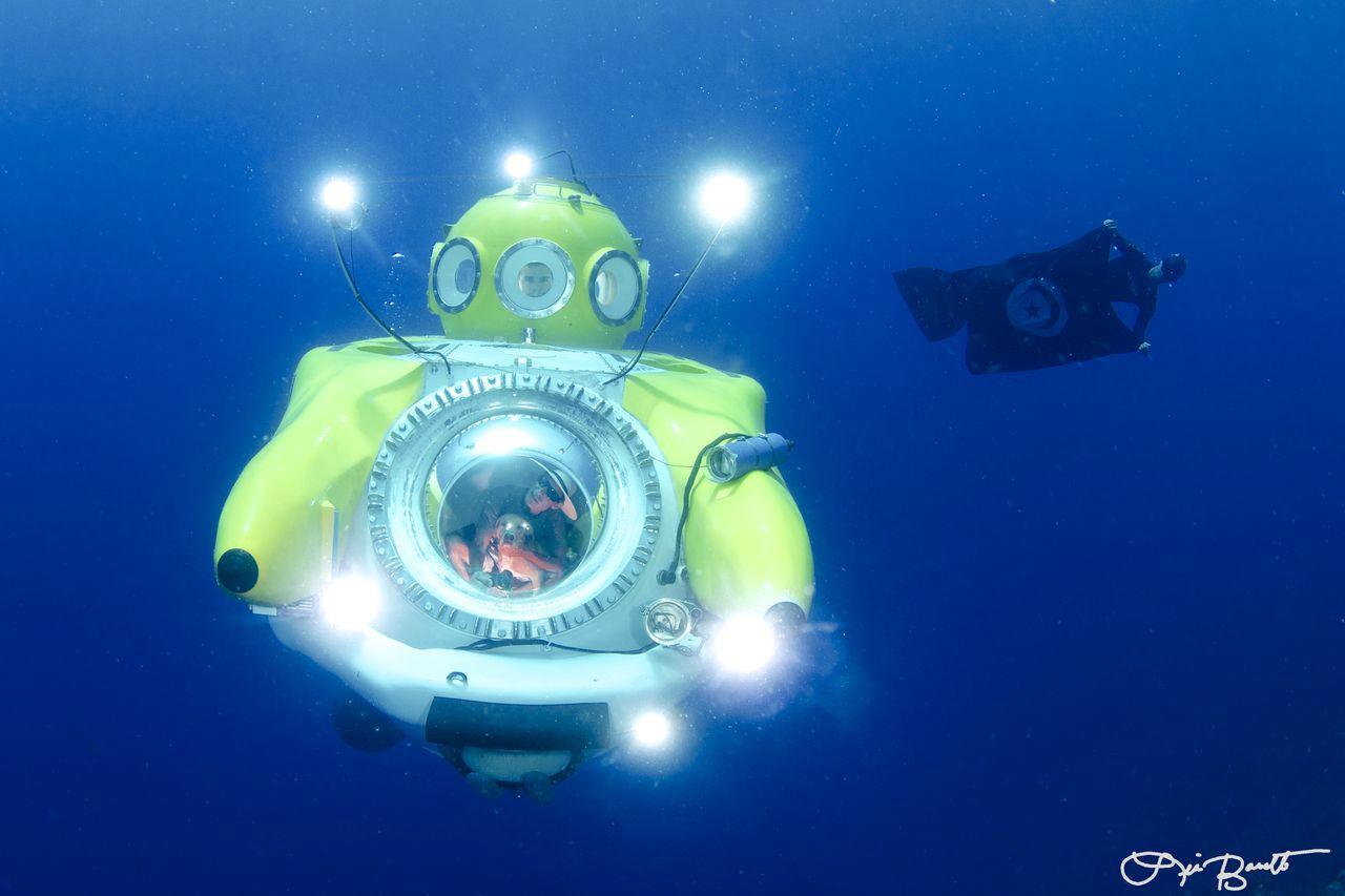 stanley submarine roatan