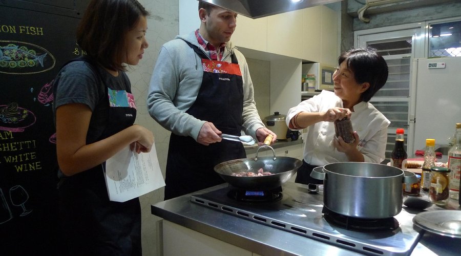 A hands-on and knowledgeable joyful Taiwanese/Chinese cooking class.