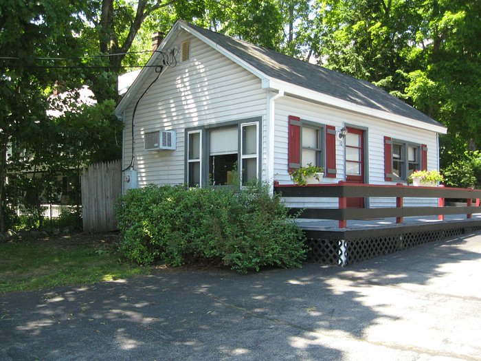 Colonial Court Motel Colonial Court Motel