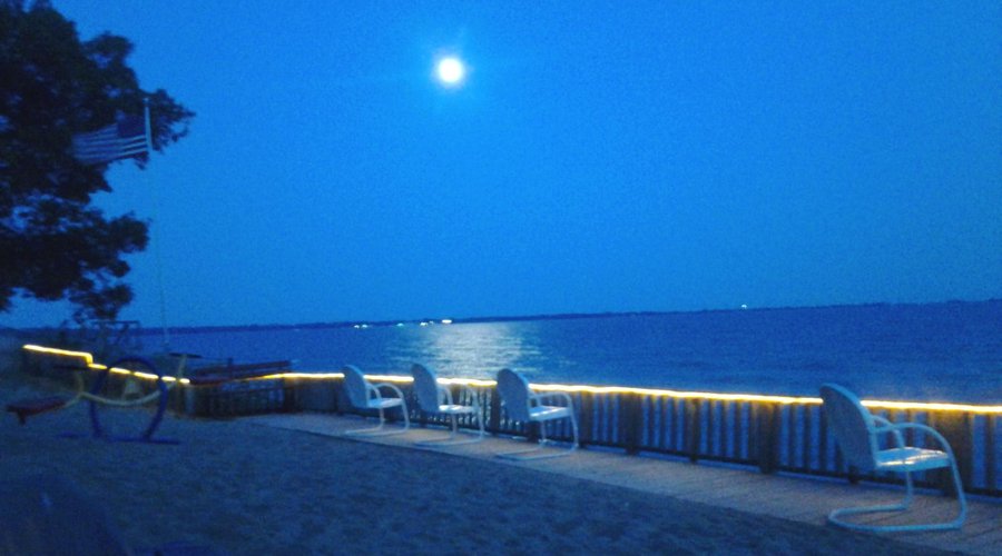 gorgeous night view behind cottage
