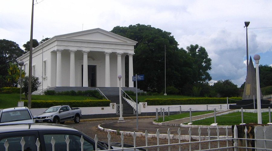 Vista frontal do Templo