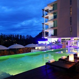 Absolute Twin Sands Resort &amp; Spa, hotel in Patong