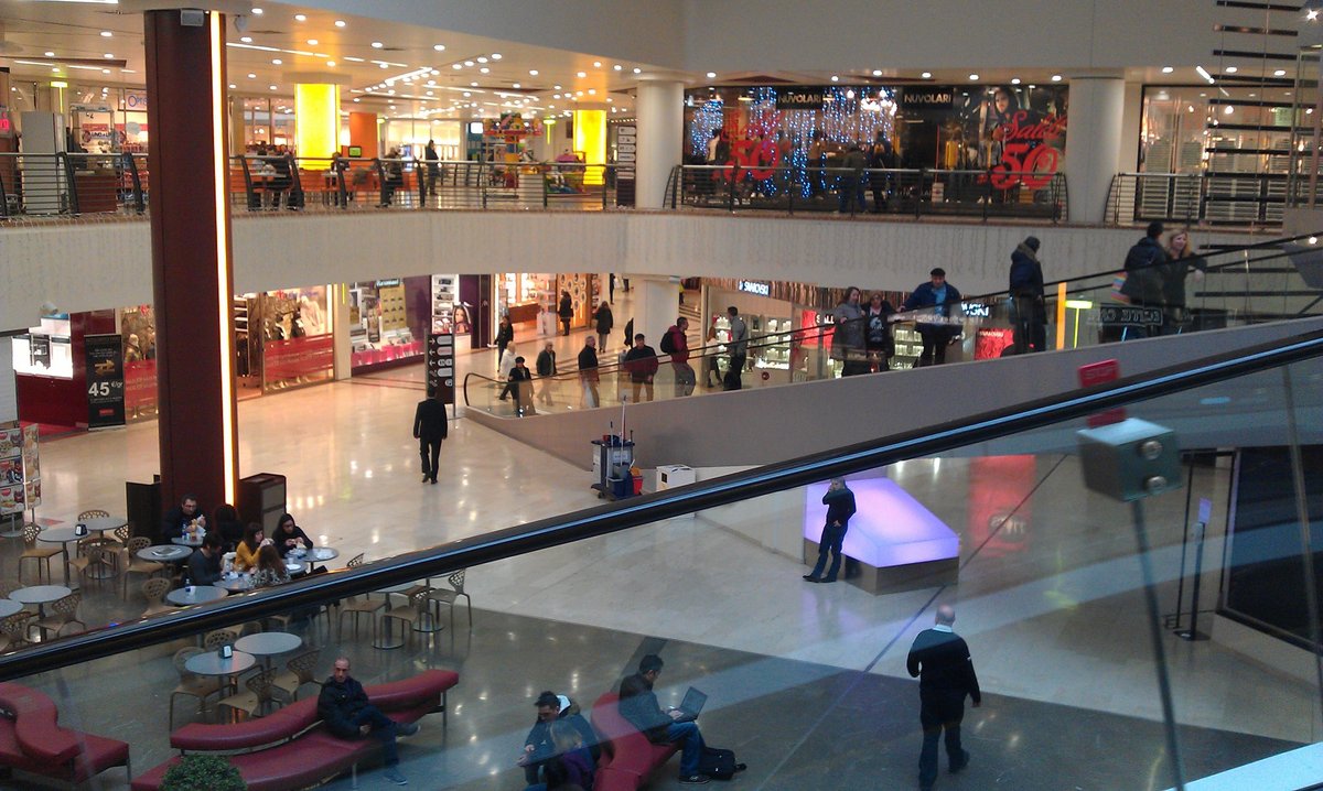 CENTRO COMMERCIALE METROPOLI: Tutto quello che c&amp;#39;è da sapere