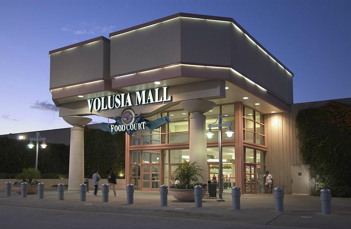 Sky City: Retail History: Cumberland Mall: Smyrna, GA