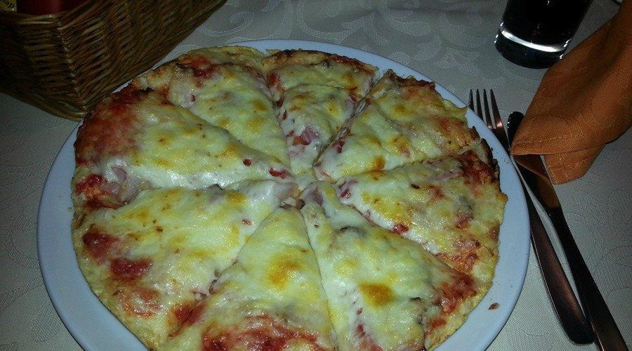 Pizza with cheese and bacon