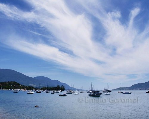 Praia do Viana é urbana e tem águas claras, mornas e tranquilas. É ideal  para crianças e quem busca tranquilidade. - Picture of Ilhabela, State of  Sao Paulo - Tripadvisor