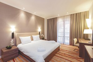 Room & Suite