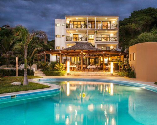 Manta Raya Hotel
