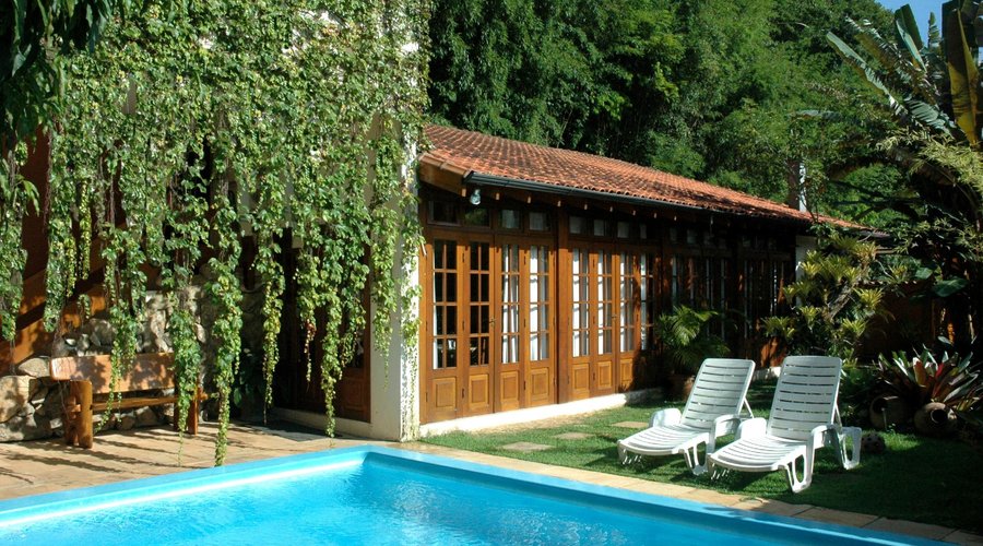 Piscina e Jardim