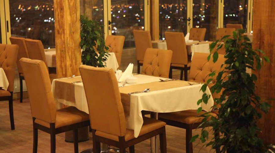 Restaurant hall