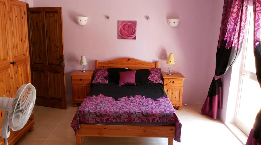 family room sleeps 3 / 4 people with en suite shower