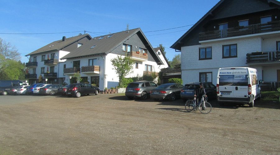 Aussenansicht, Parkplatz