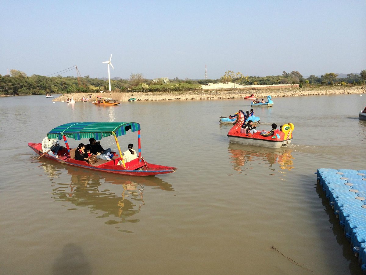  lake and gardens of Sukhna Lake bordering Chandigarh used for Zero Dark Thirty lake location