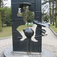 памятник барону