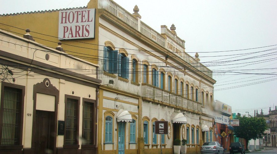 Hotel Paris e seu entorno, Rio Grande, RS, Brasil