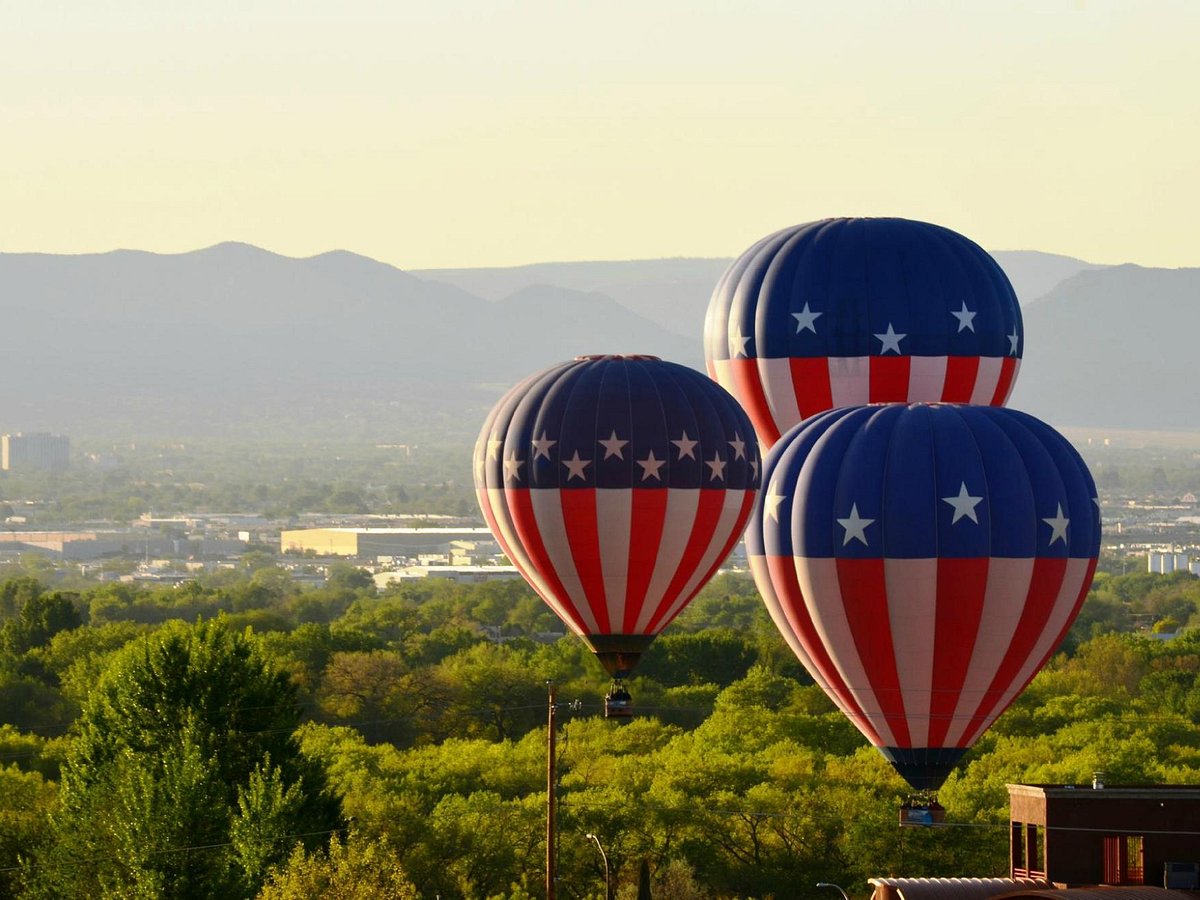 Balloons for sale in Mountain Center, California