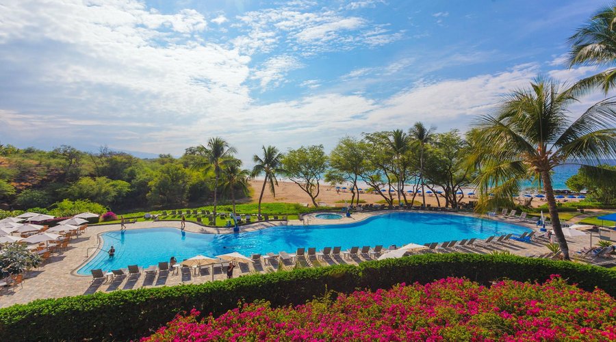 Hapuna hotel pool