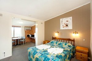 Room & Suite
