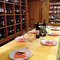 Qualche volta ci incontriamo e degustiamo un buon bicchiere di vino������