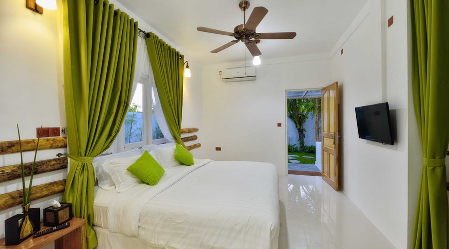 Deluxe King Room/Garden View