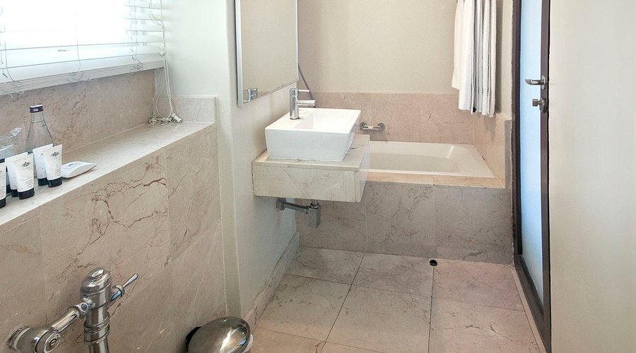 Deluxe Executive Family suite Bathroom