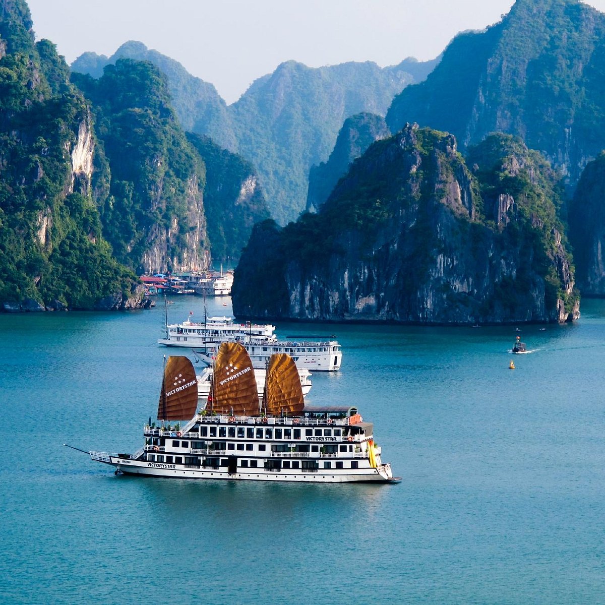 Halong Bay Day Trip - Vietnam blue waters