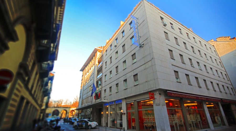 ENTRATA DELL'HOTEL