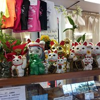 MANIKI NEKO greets you as you enter