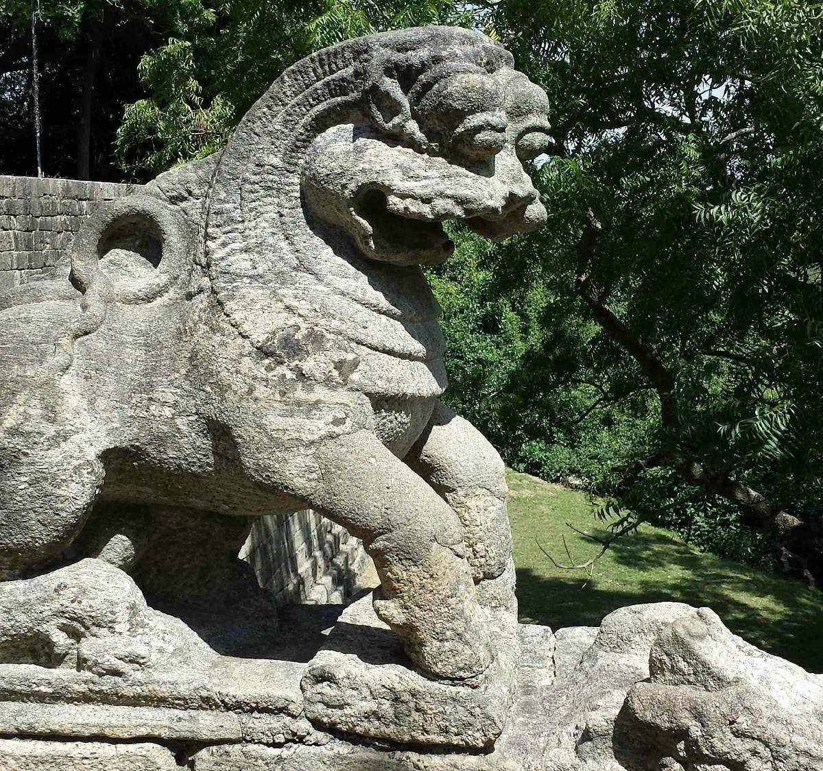 Ancient kingdoms. Лев Шри Ланки. Yapahuwa Sri Lanka.