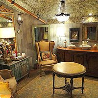 ladies rest room