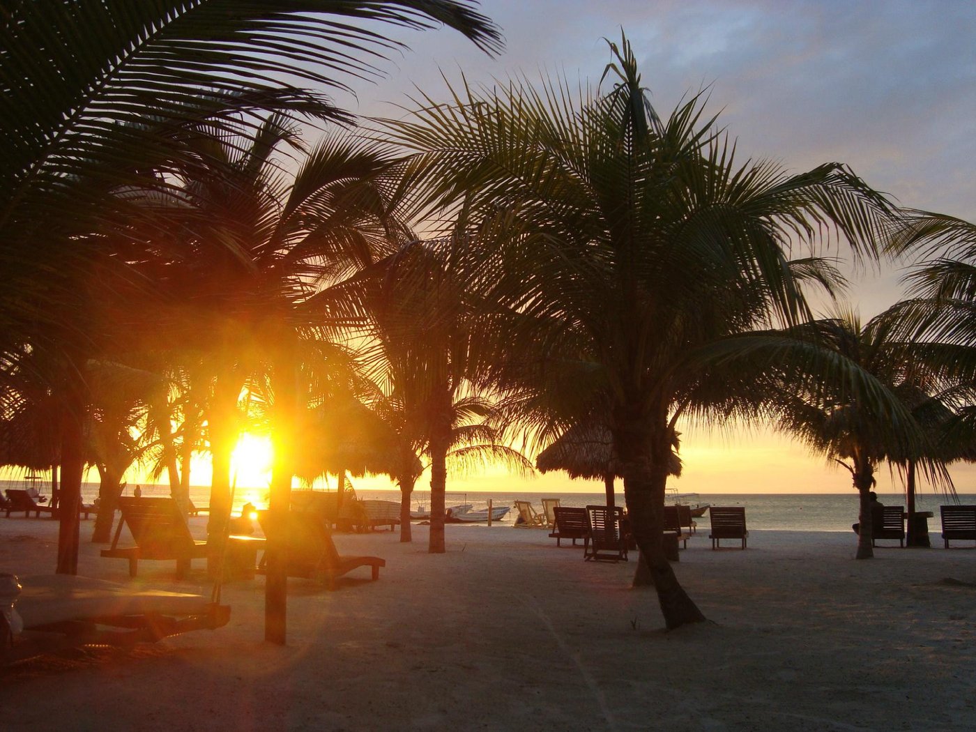 Holbox Hotel Casa las Tortugas - Petit Beach Hotel & Spa – Geschäfte ...