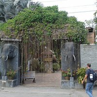 You cant miss the entrance