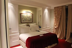 Le Burgundy in Paris: Find Hotel Reviews, Rooms, and Prices on