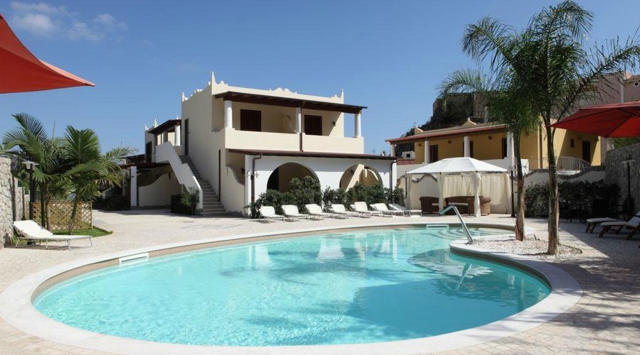 Piscina e camere