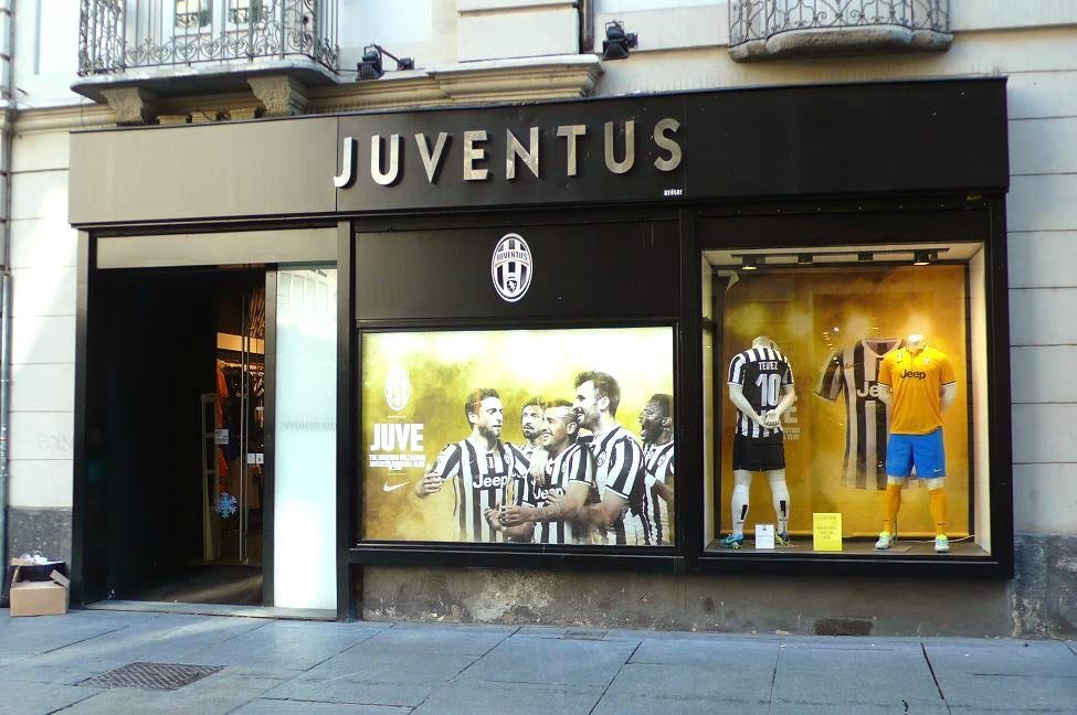 Juventus e Torino fazem clássico de Turim em momentos opostosJogada 10