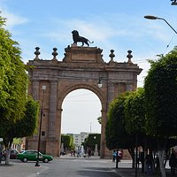 El Arco visto desde la calle.