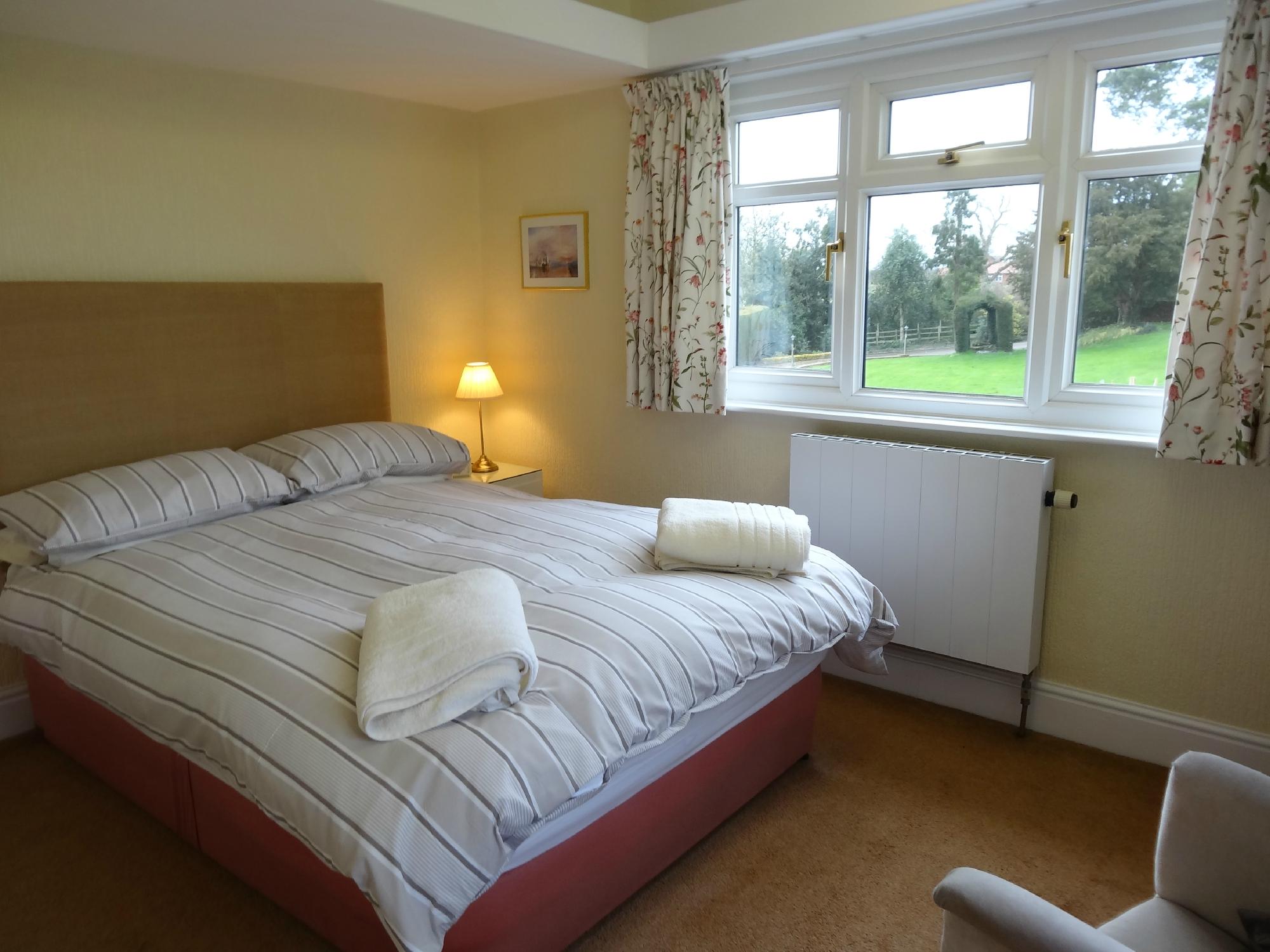 GATEHOUSE BED & BREAKFAST - B&B Reviews (Solihull, England)