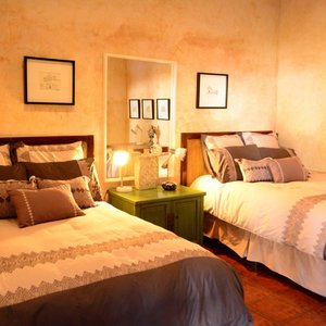 Habitación #4, cuenta con dos camas Matrimoniales