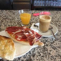 Desayuno por 2€, ¡¡ Bueno , Bueno!!
