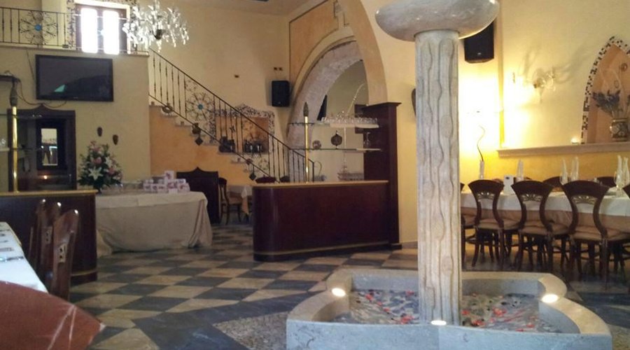 la sala con la fontana