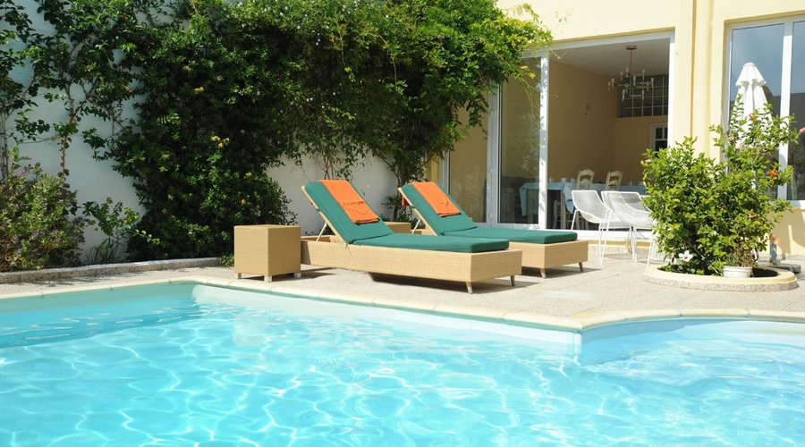 swimming pool - garden